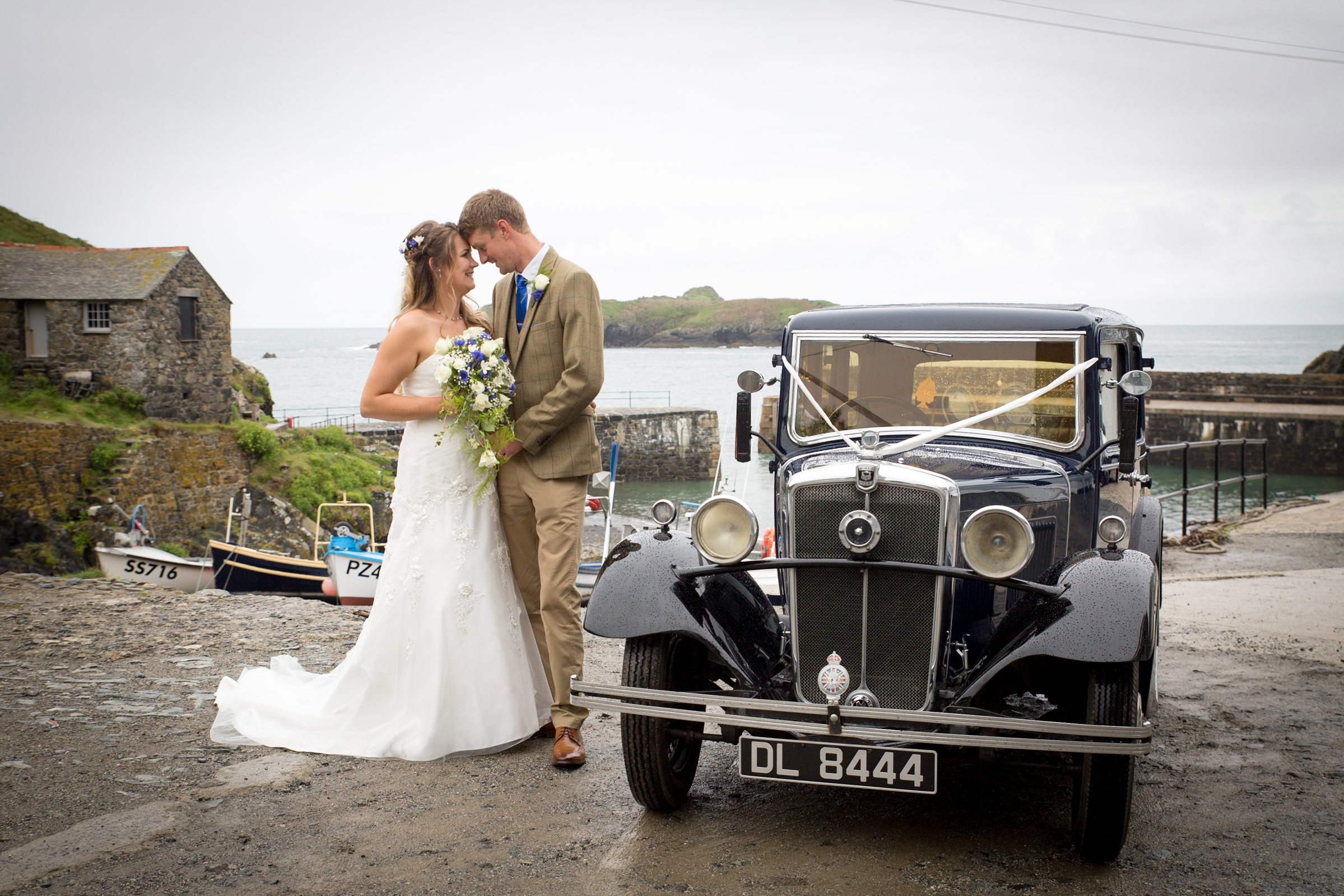 Mullion wedding by Tom Robinson Cornwall wedding photographer Cornwall